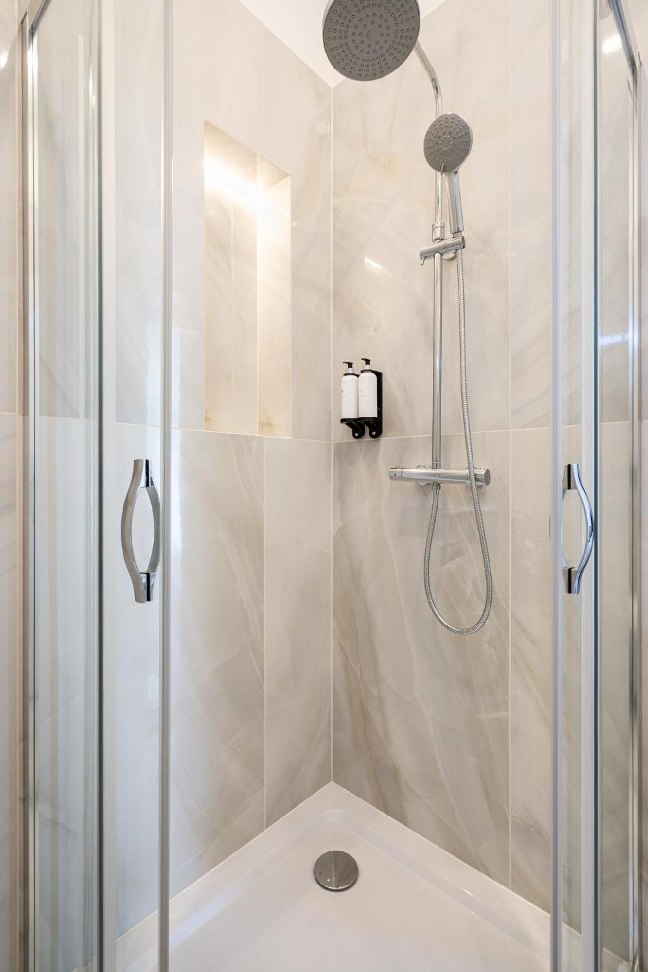 W30 - Wesselenyi Charming Apartment - Best Location By Bqa Budapest Exteriör bild