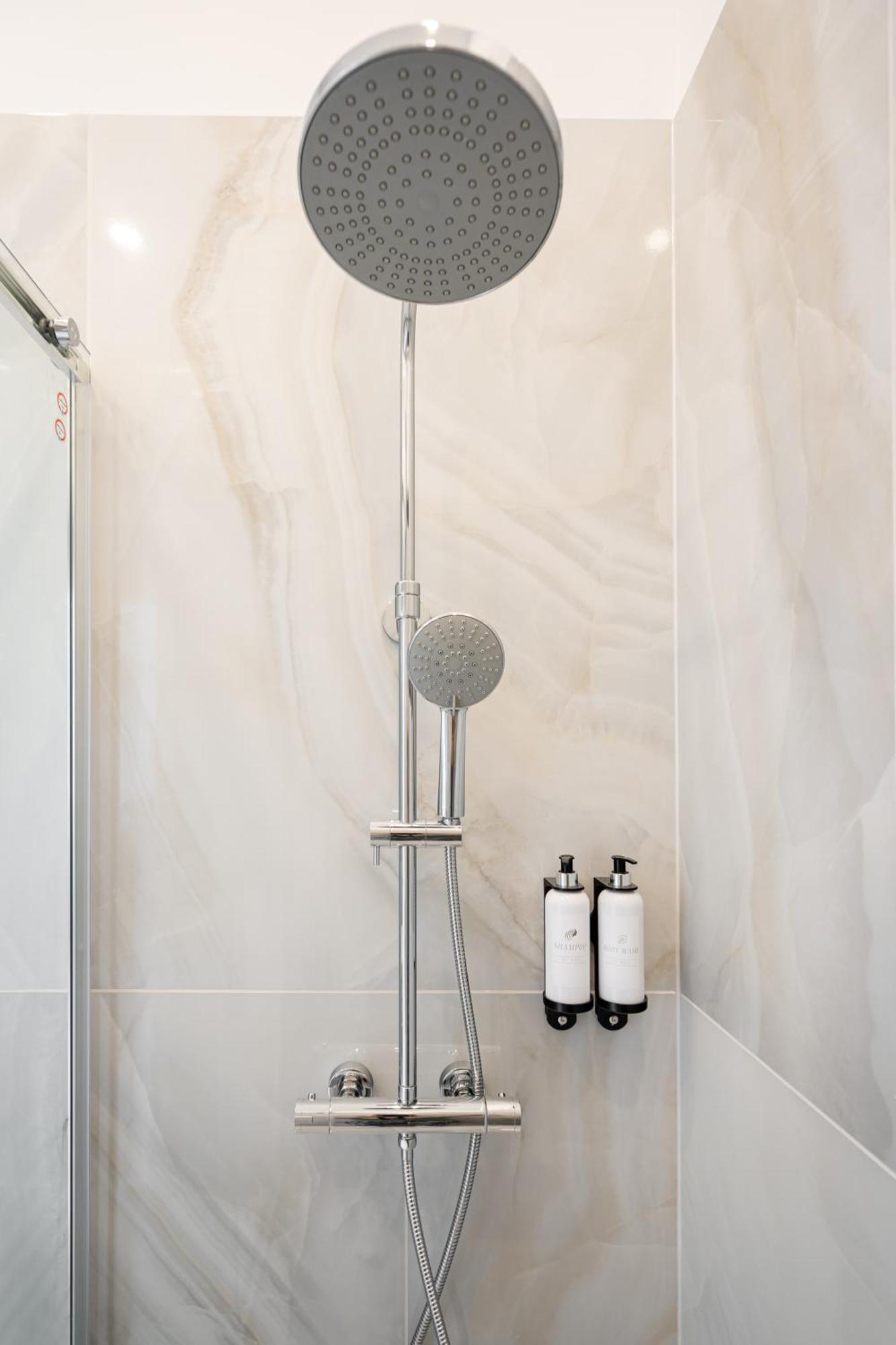 W30 - Wesselenyi Charming Apartment - Best Location By Bqa Budapest Exteriör bild